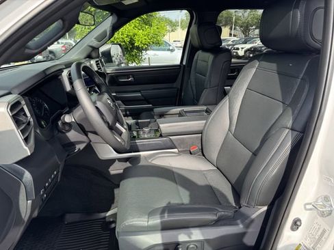 Used 2025 Toyota Tundra SR5 w/ SR5 Premium Package AWD/4WD image 26