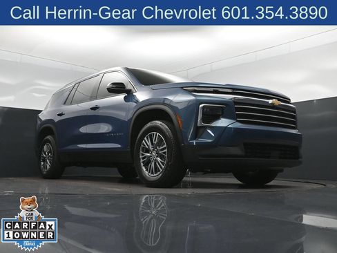 Used 2025 Chevrolet Traverse LT FWD image 44