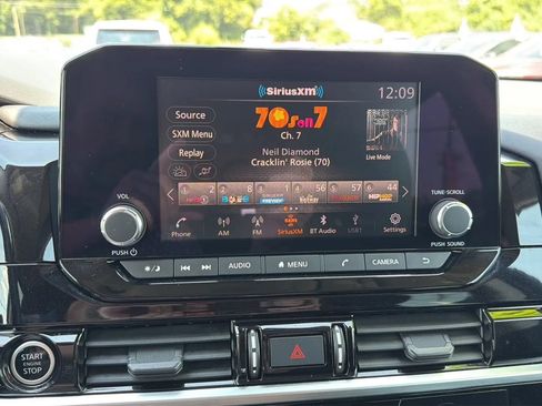 Used 2022 Nissan Pathfinder S FWD image 14