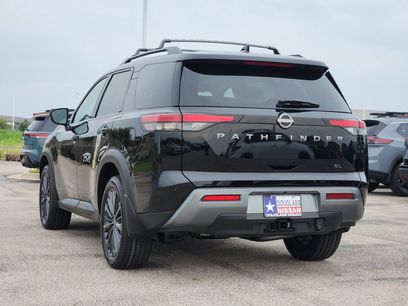 New 2026 Nissan Pathfinder SL w/ SL Premium Package