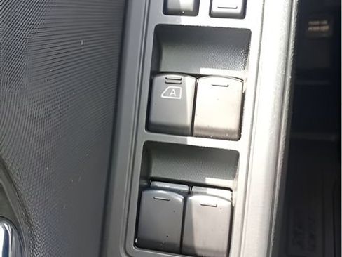 Used 2024 Nissan Frontier PRO-4X w/ Technology Package AWD/4WD image 9