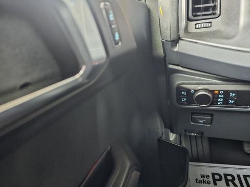 Used 2024 Ford Bronco Badlands image 25