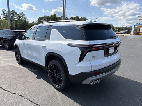 New 2026 Chevrolet Traverse LT w/ LPO, Cargo Package FWD image 7