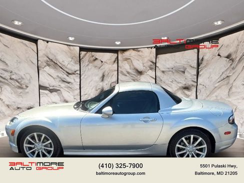 Used 2008 MAZDA MX-5 Miata Grand Touring w/ Premium Pkg image 4
