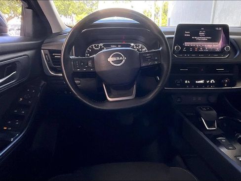 Used 2025 Nissan Rogue SV FWD image 5