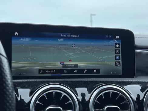 Used 2020 Mercedes-Benz CLA 250 4MATIC image 24