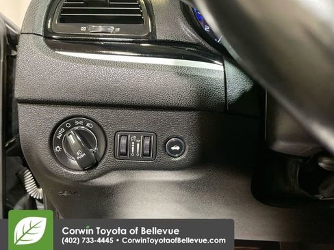 Used 2019 Chrysler 300 S image 19