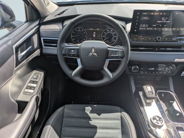 New 2026 Mitsubishi Outlander SE FWD image 18