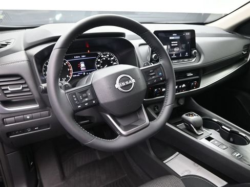 Certified 2026 Nissan Rogue SV FWD image 21