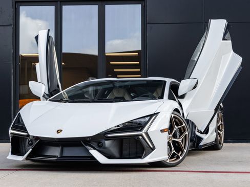 Used 2024 Lamborghini Revuelto AWD/4WD image 2