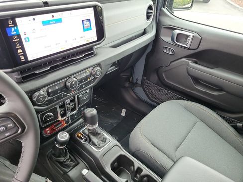 New 2026 Jeep Gladiator Willys AWD/4WD image 12