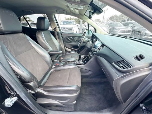 Used 2021 Buick Encore Preferred image 26