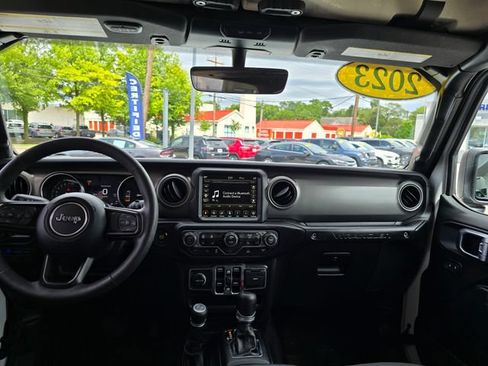 Used 2023 Jeep Wrangler Unlimited w/ Cold Weather Group AWD/4WD image 3