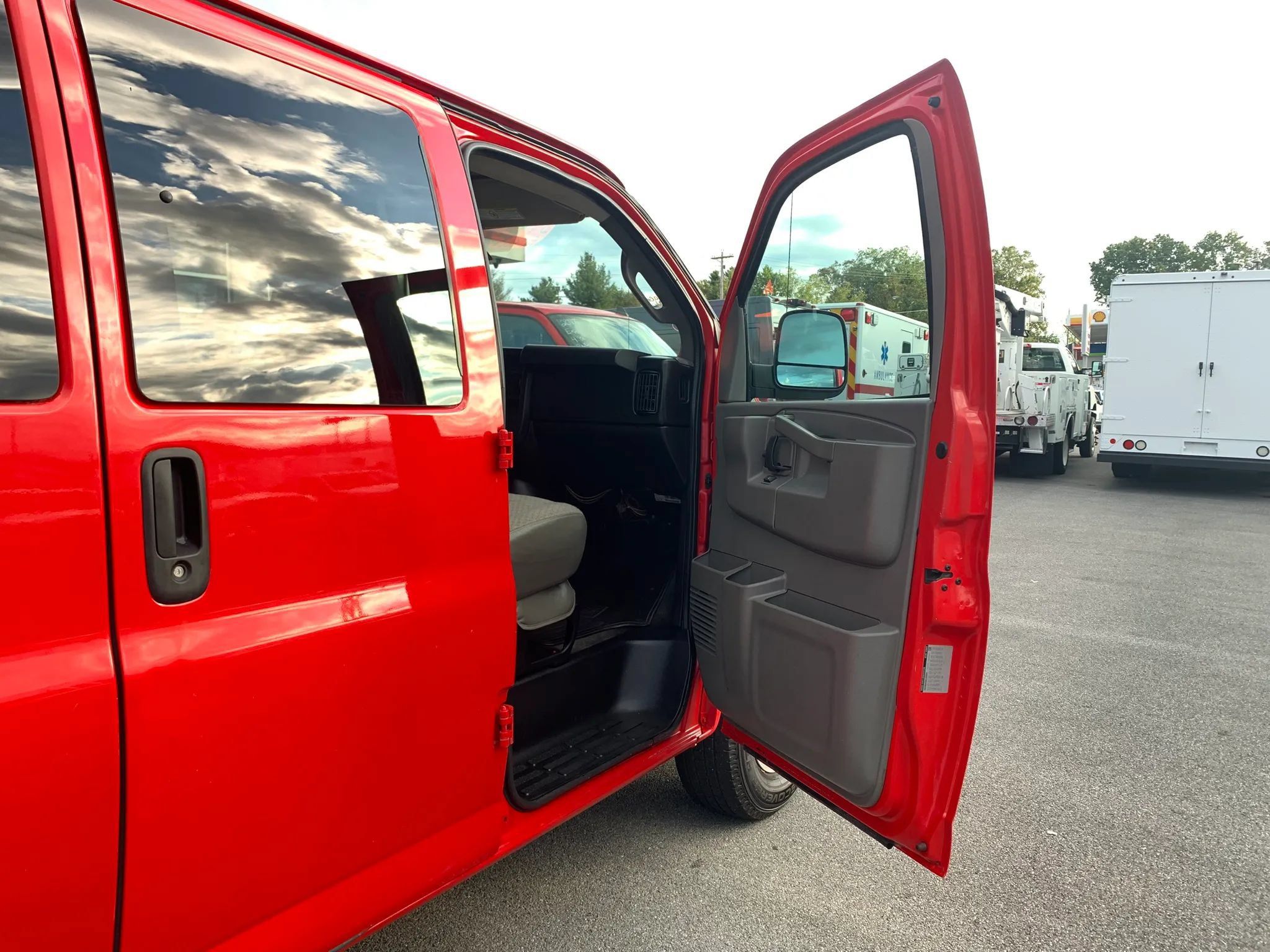 Used 2016 Chevrolet Express 2500 LS RWD image 21