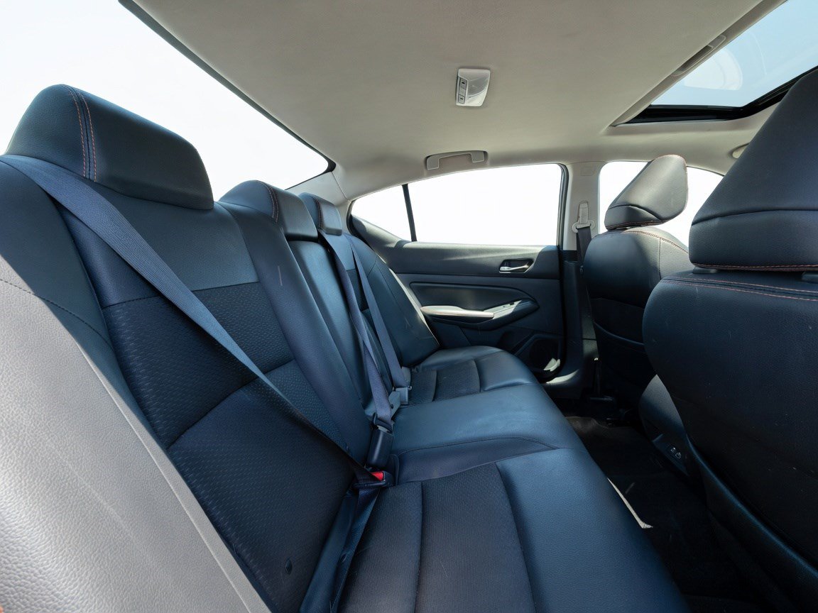 Used 2020 Nissan Altima 2.5 SR w/ Premium Package FWD image 17