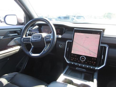 Certified 2024 GMC Acadia Denali w/ Super Cruise Package AWD/4WD image 29
