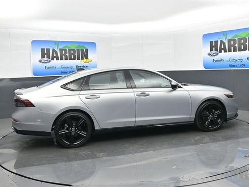 Used 2024 Honda Accord Sport image 6