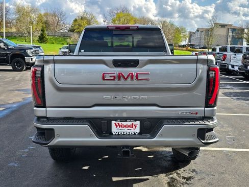 New 2026 GMC Sierra 2500 AT4 w/ AT4 Premium Plus Package AWD/4WD image 8