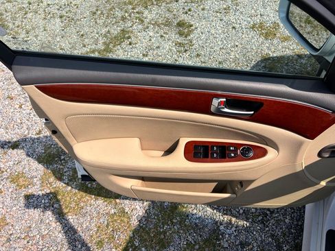 Used 2012 Hyundai Genesis 3.8 RWD image 14