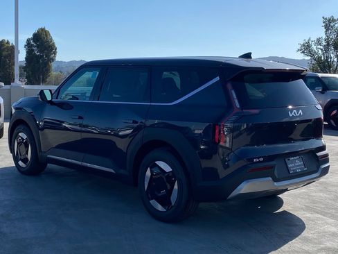 New 2026 Kia EV9 Light image 6
