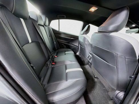 Used 2025 Toyota Camry SE FWD image 27