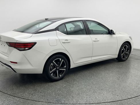 Used 2025 Nissan Sentra SV FWD image 9