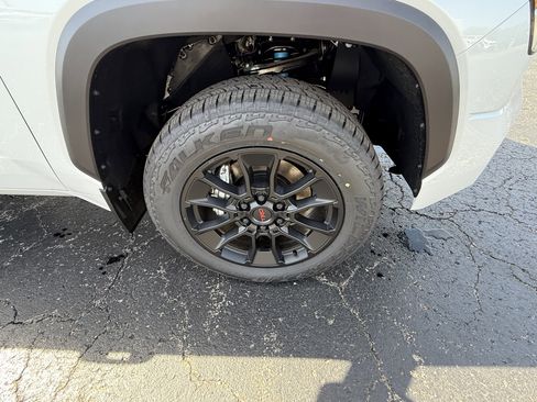 New 2026 Toyota Tundra Limited AWD/4WD image 35