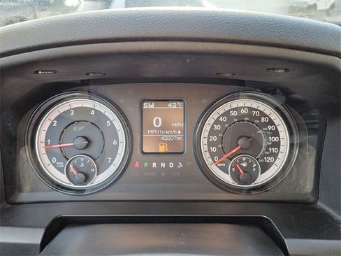 Used 2024 RAM 1500 Classic SLT image 24