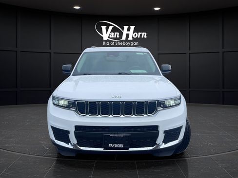Used 2022 Jeep Grand Cherokee L Laredo w/ Luxury Tech Group I AWD/4WD image 2