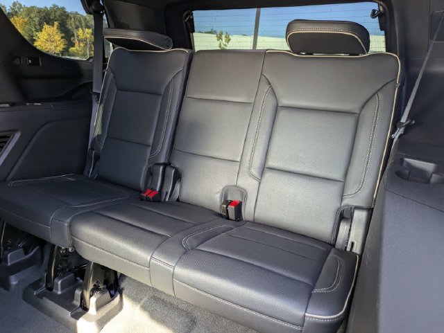 Used 2022 GMC Yukon SLT w/ SLT Premium Package AWD/4WD image 15