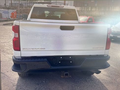 Used 2024 Chevrolet Silverado 2500 Custom w/ Custom Convenience Package AWD/4WD image 4