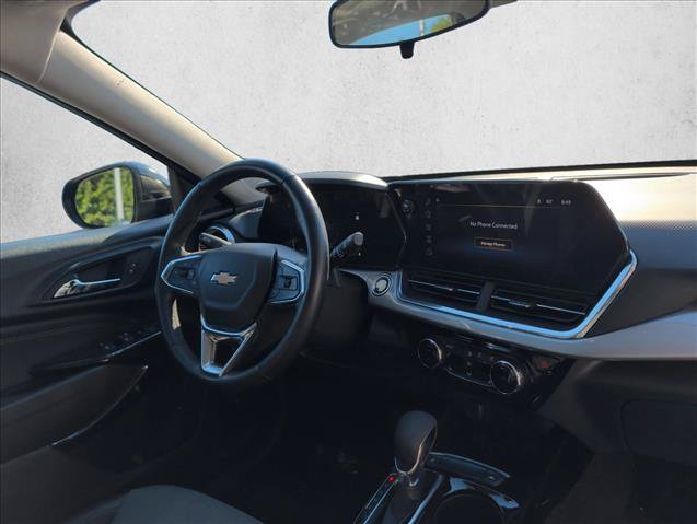 Used 2024 Chevrolet Trax LT w/ Driver Confidence Package FWD image 28