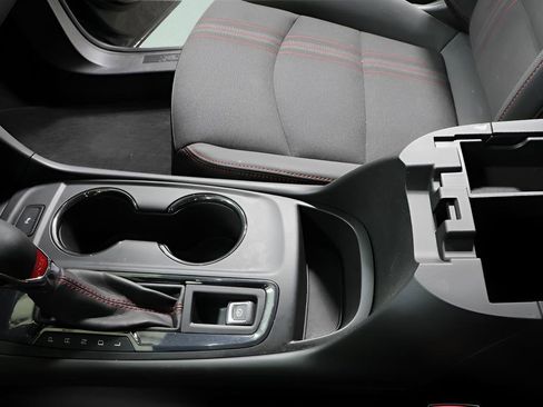 Used 2022 Chevrolet Equinox RS image 18