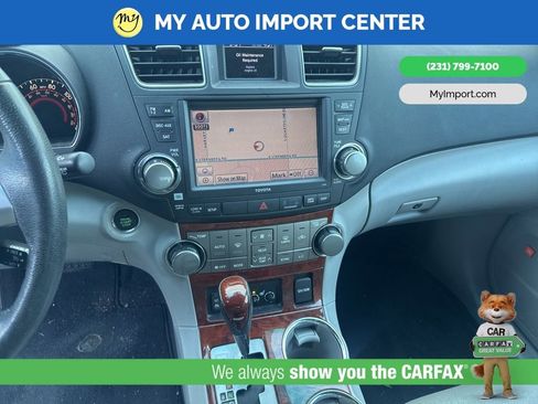 Used 2012 Toyota Highlander Limited w/ Tow Pkg AWD/4WD image 10
