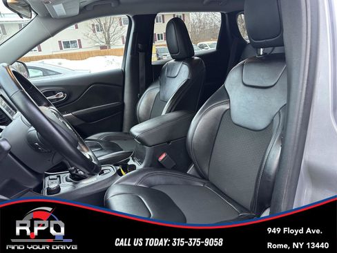 Used 2020 Jeep Cherokee Latitude Plus w/ Cold Weather Group image 13