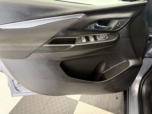 Used 2023 Chevrolet Bolt LT FWD image 14