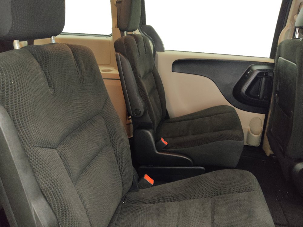 Used 2019 Dodge Grand Caravan SE FWD image 19