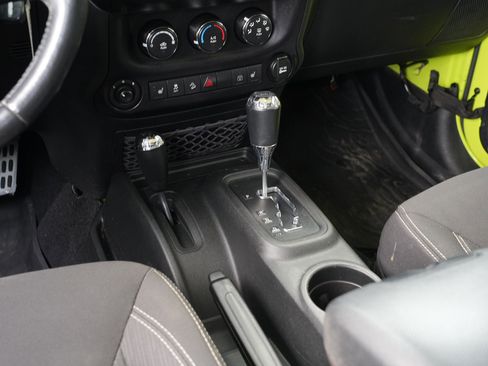 Used 2016 Jeep Wrangler Unlimited Sahara w/ Dual Top Group AWD/4WD image 22