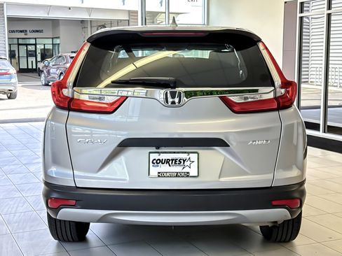Used 2018 Honda CR-V LX image 5