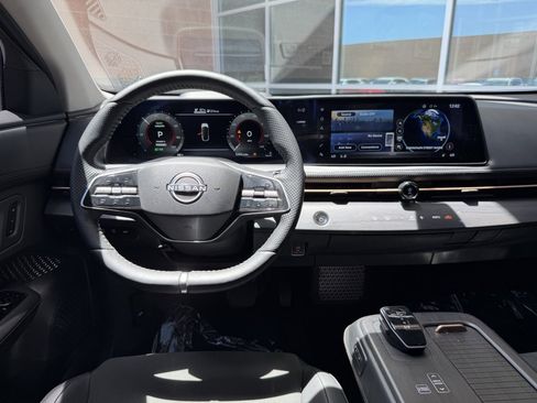 Used 2025 Nissan Ariya FWD image 16