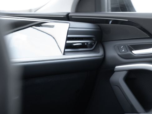 Certified 2025 Audi Q5 Premium w/ Convenience Package image 16