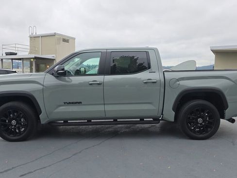 Used 2024 Toyota Tundra Limited AWD/4WD image 6