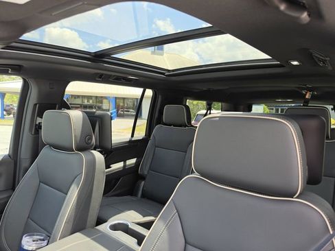 New 2026 Chevrolet Suburban Premier RWD image 25