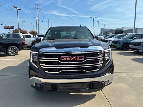 Used 2025 GMC Sierra 1500 SLT RWD image 7
