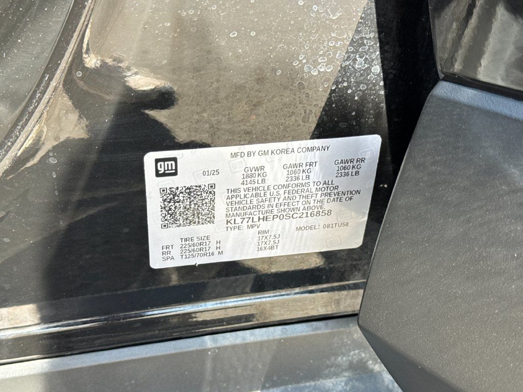 Used 2025 Chevrolet Trax LT FWD image 27