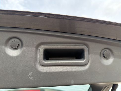 Used 2017 Nissan Pathfinder SL image 28