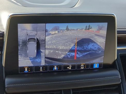 Used 2021 Chevrolet Tahoe Z71 w/ Z71 Signature Package image 17