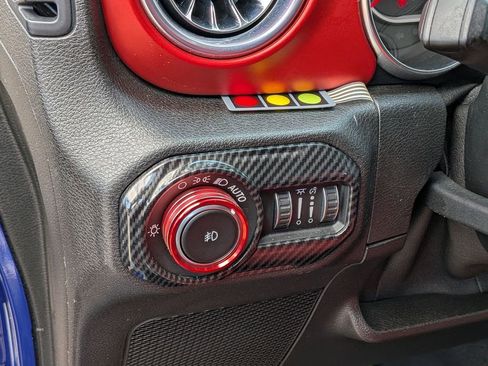 Used 2019 Jeep Wrangler Unlimited Rubicon AWD/4WD image 15