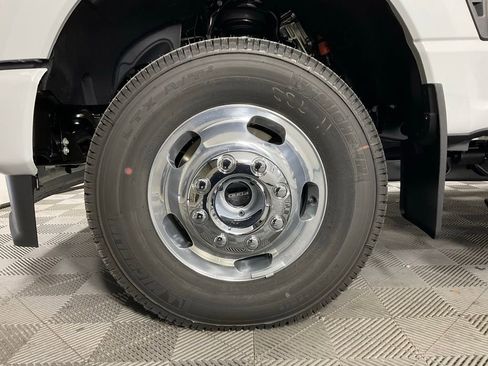 New 2026 Ford F350 Platinum w/ Platinum Plus Package AWD/4WD image 10