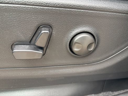 New 2026 RAM 1500 4x4 Crew Cab image 19